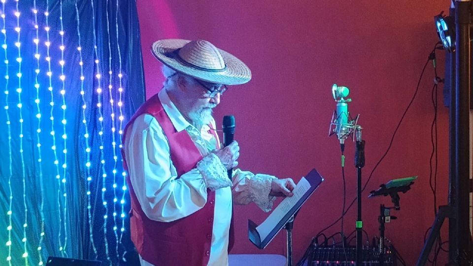 El evento lo abrieron Luis Guerra y la Doctora Rosa María de Llano, interpretando los personajes de Don Quijote y Dulcinea Toboso