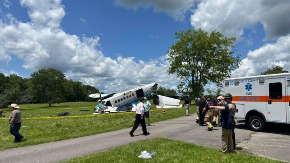 Aunque no se ha confirmado el modelo, en Tullahoma operan comúnmente aeronaves como el Cessna 208 Caravan o el Beechcraft King Air, utilizados para paracaidismo