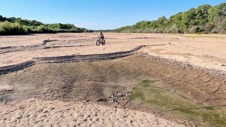 El río Bravo se está quedando sin agua en algunas partes.