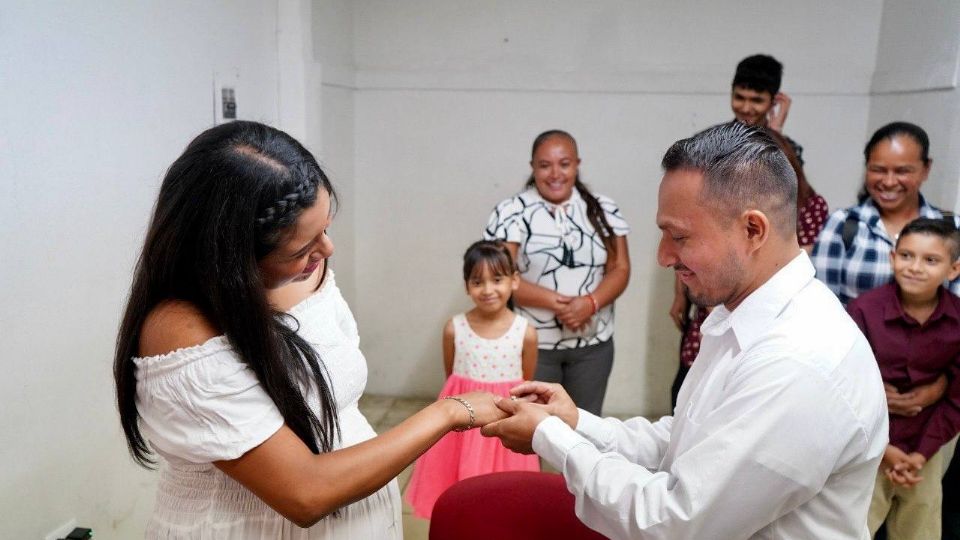 Bodas colectivas en Nuevo Laredo.