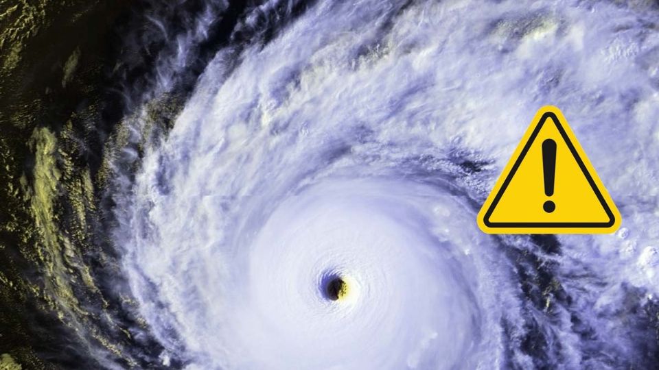 El huracan John a su paso por las islas de Hawái