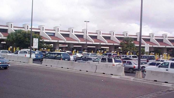 Arrestan a viajero que llevaba material prohibido al cruzar el puente Juárez-Lincoln