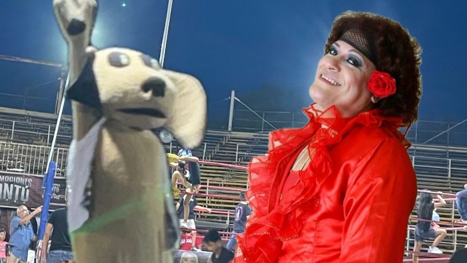 Lucha libre en la Lauro Luis Longoria.