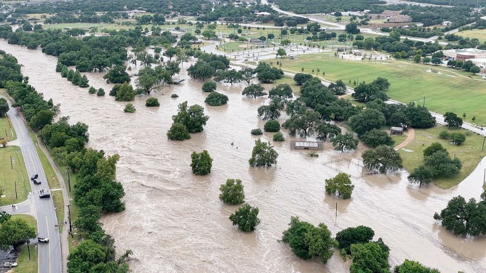 SIguen encontrando víctimas de las inundaciones