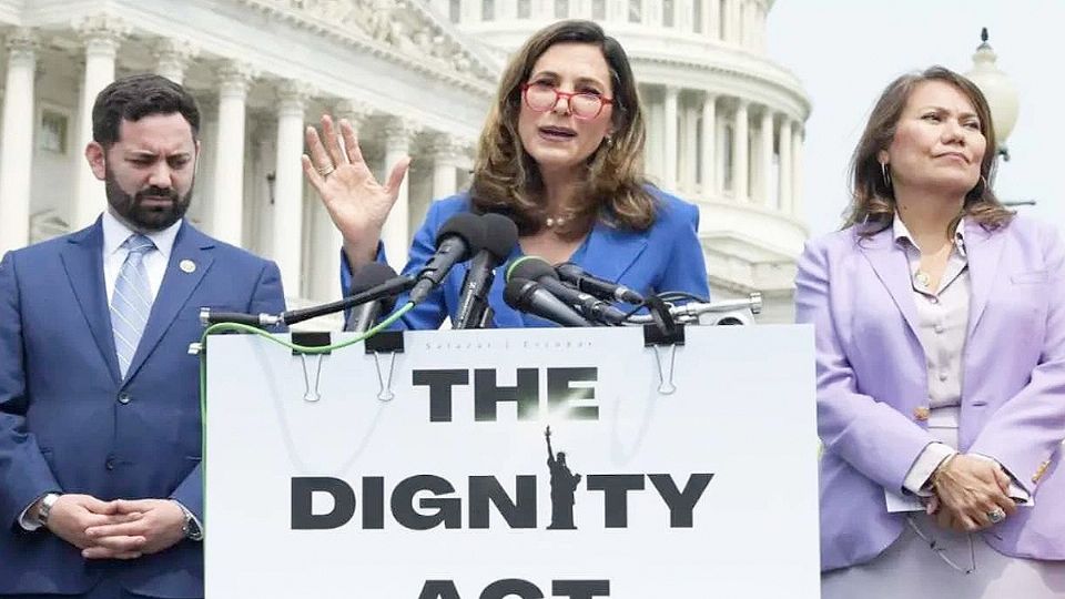 Impulsan la 'Ley DIgnidad'.