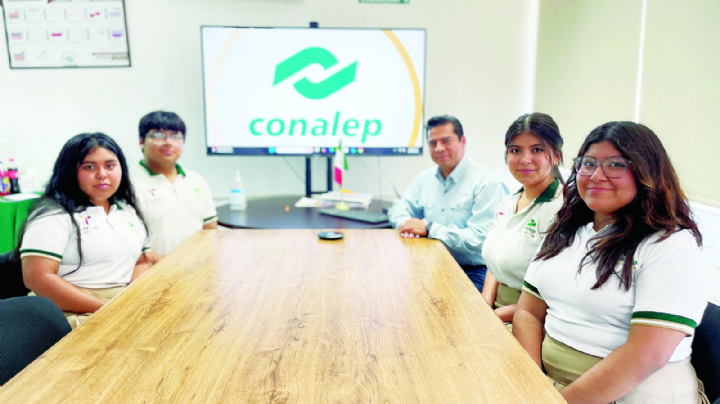 Destacan alumnos de Conalep 246 en el Expoemprendimiento y Concurso de Robótica 2025