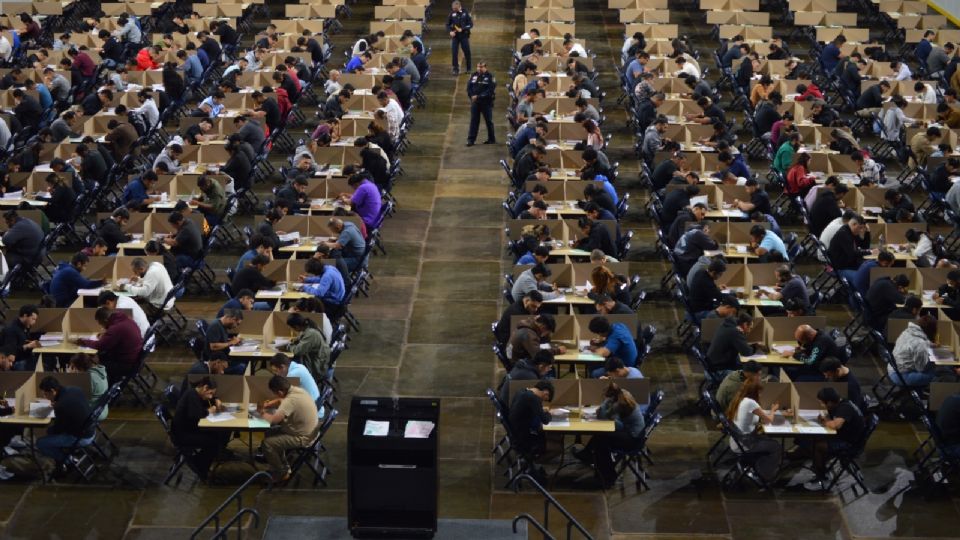 Al Sames Auto Arena se presentaron solo 451 jóvenes al examen inicial para intentar ingresar a la Policía de Laredo, cuando en semestres anteriores la asistencia era de 700