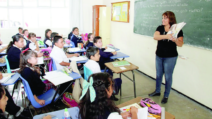 Maestros en Nuevo Laredo tardan hasta 5 años en obtener una plaza