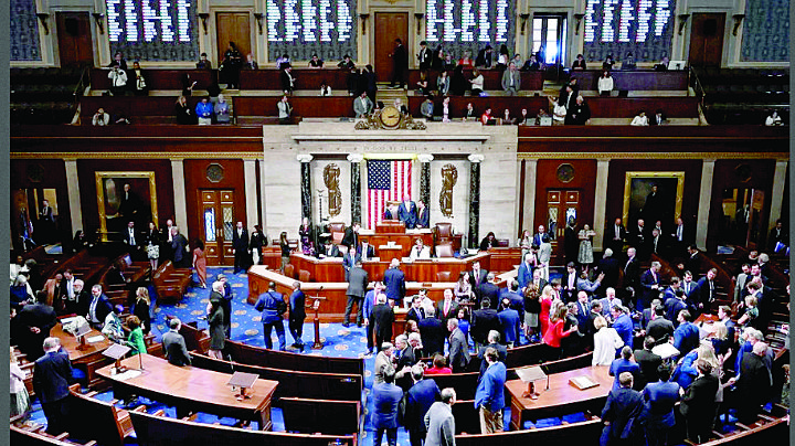 Dan a Trump recursos para deportaciones; aprueba EU paquete fiscal