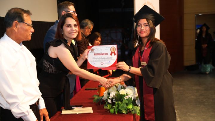 Celebran graduación de la generación 2022-2025 de la preparatoria municipal 'Manuel Gómez Morín'