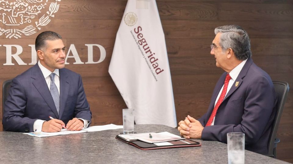 EL gobernador de Tamaulipas, Américo Villarreal, en reunión con Omar García Harfuch.