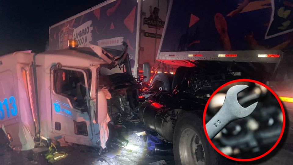 Bomberos de Ramos Arizpe acudieron al lugar y confirmaron la muerte del mecánico, quien se encontraba reparando la unidad descompuesta en la vialidad