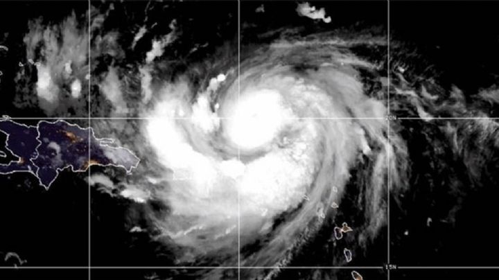 Huracán Erin ya es categoría 3, pero deja sin luz a Puerto Rico; mantiene alto riesgo en el Caribe