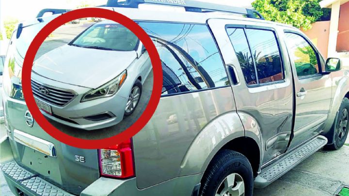 Mujer se pasa el alto y provoca aparatoso choque en Nuevo Laredo