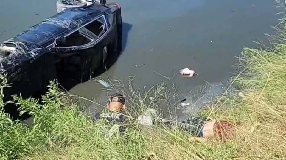 El joven se habría ahogado dentro de su automóvil