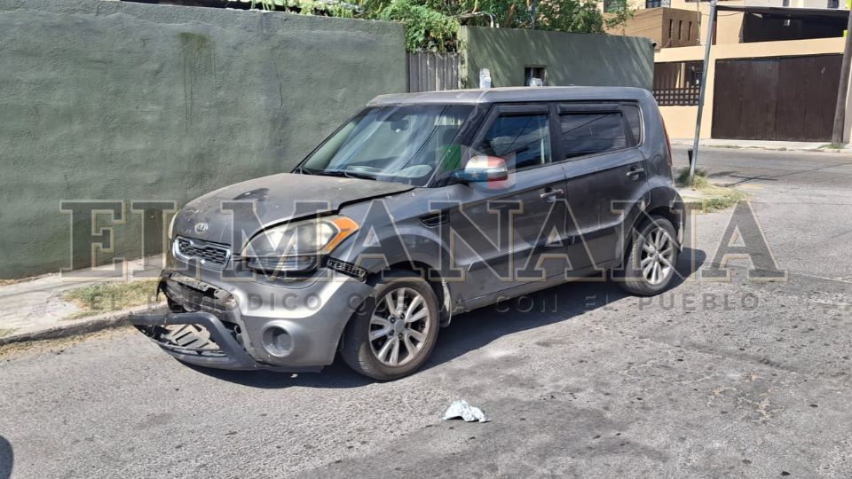 La falta de pericia al volante causaron este percance que pudo terminar en una situación más delicada y hasta mortal