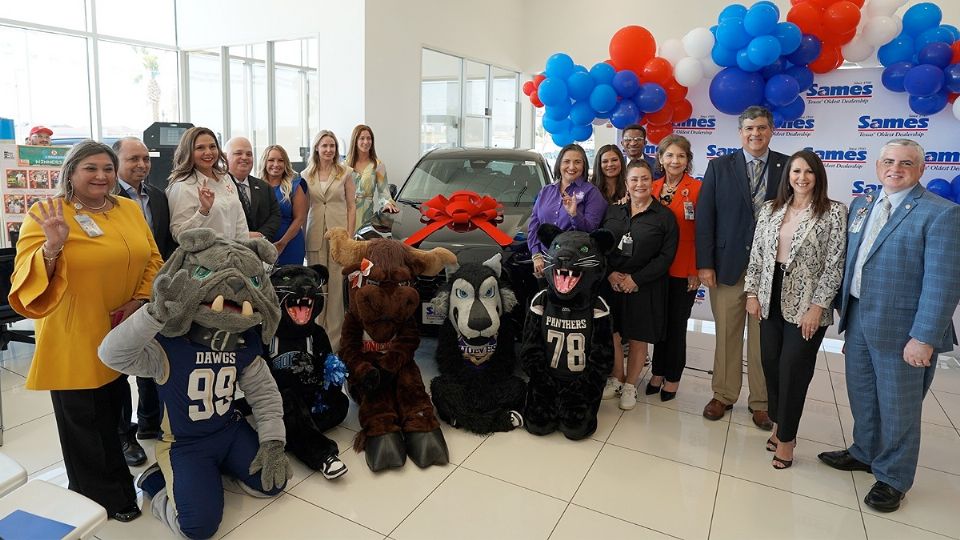 Premiarán con una camioneta a alumnos puntuales.