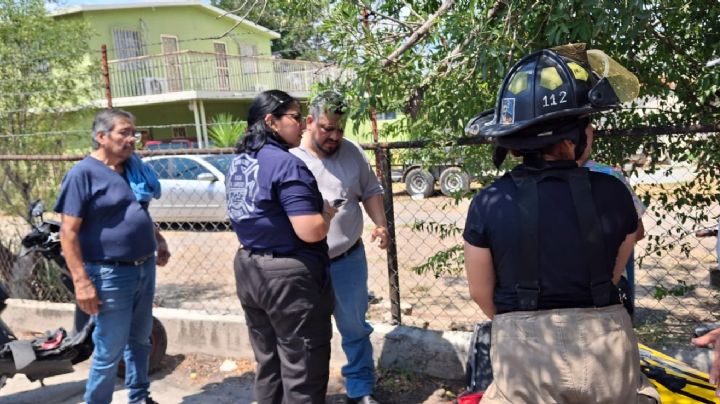 Jesús toma atajo y se estrella aparatosamente en su moto contra señalamiento en Nuevo Laredo