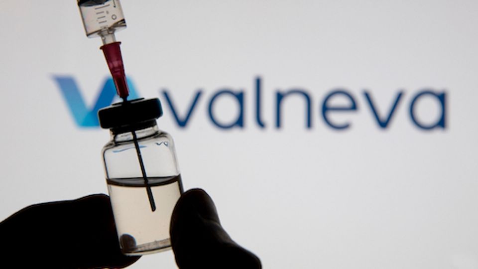 Detienen la distribución de la vacuna