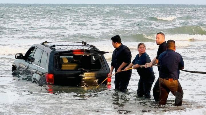 Matamoros: mujer se avienta al mar con la camioneta Cherokee de su esposo tras agria discusión
