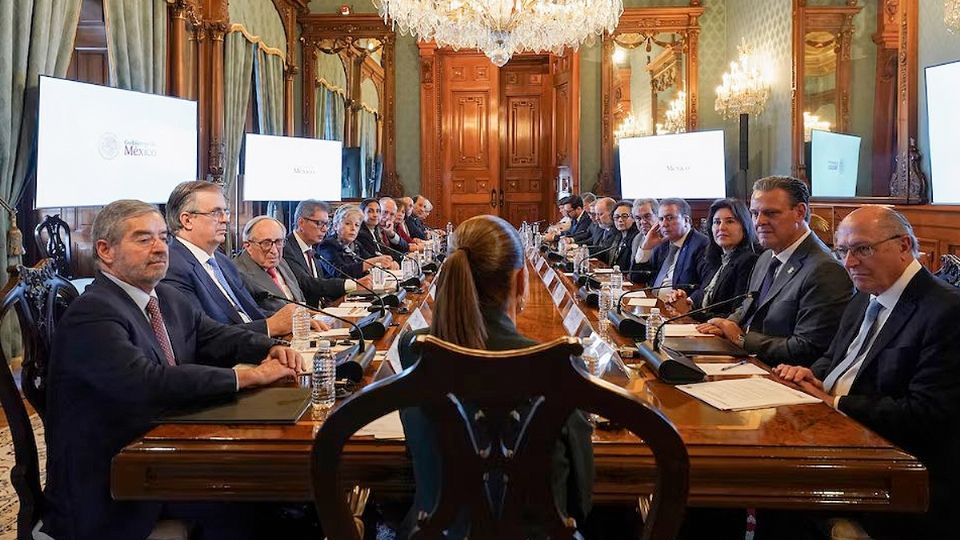 Claudia Sheinbaum y la delegación brasileña