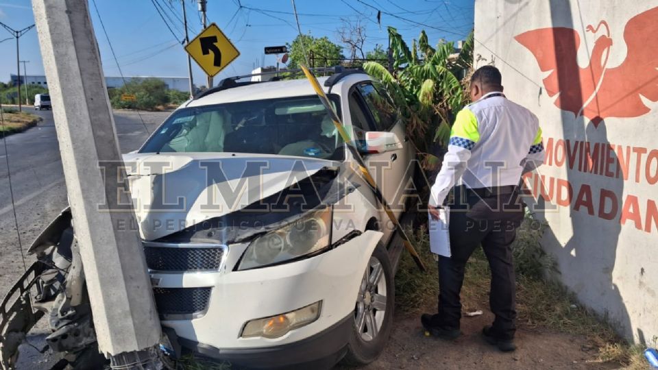 El exceso de velocidad y alcohol provocaron este aparatoso y potencialmente mortal accidente en la ciudad