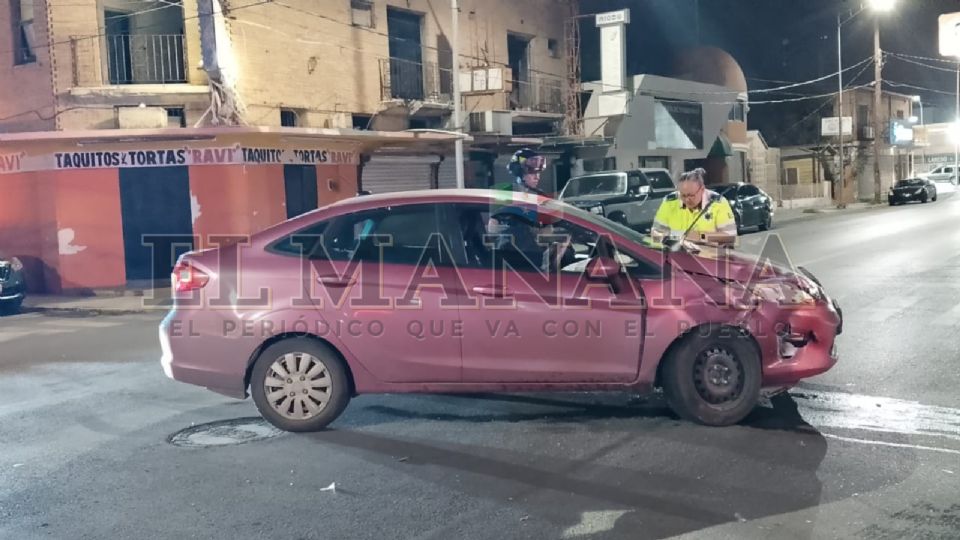 Luego de cometer el accidente vial, el conductor huyó para no tener que enfrentar la responsabilidad del percance