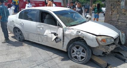 Fuerte choque en Héroe de Nacataz y Lerdo de Tejada deja a motociclista lesionado