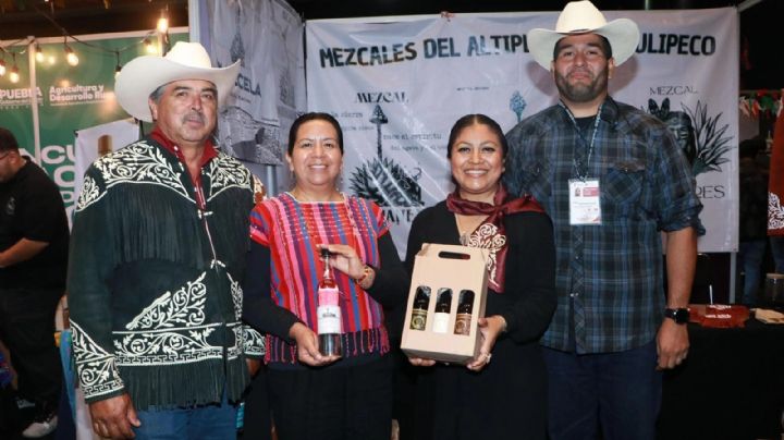 Destaca mezcal de Tamaulipas en el Encuentro Nacional de Puebla 2025