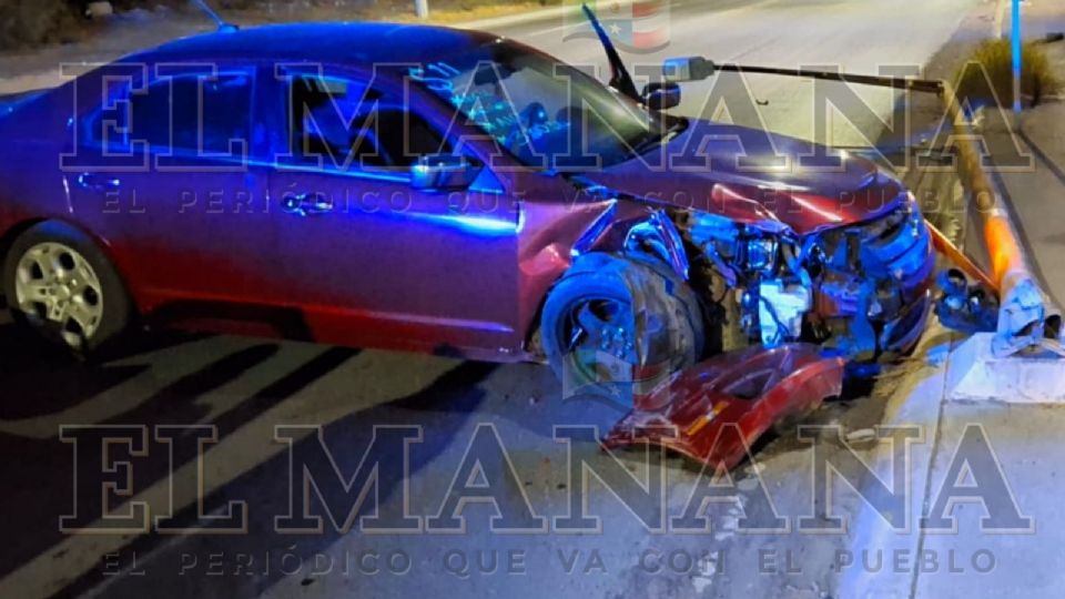 El conductor sufrió una herida en la frente.