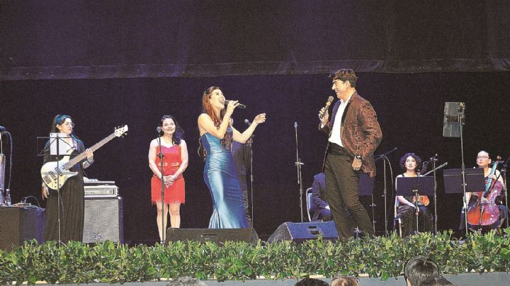 Viven velada de lujo en el Teatro Principal del Centro Cultural de Nuevo Laredo