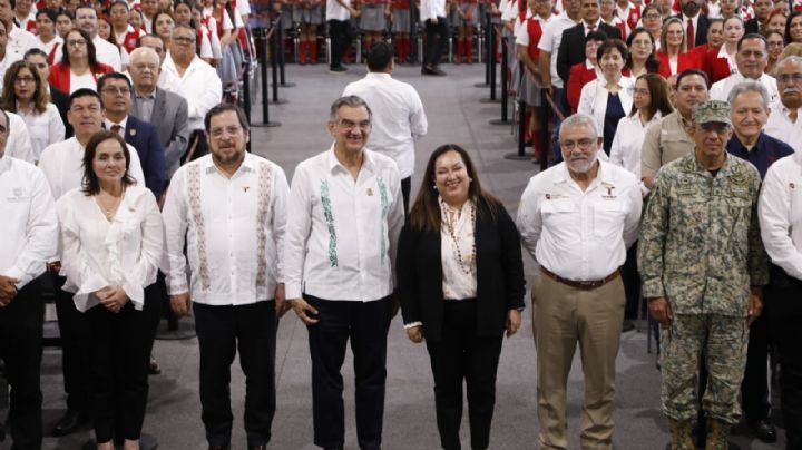 Inaugura Américo Villarreal gimnasio en Escuela Normal de Educadoras, legado de su padre