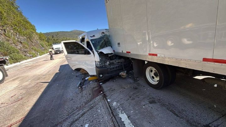 Trágico accidente entre transporte público y tráiler deja un muerto y seis lesionados