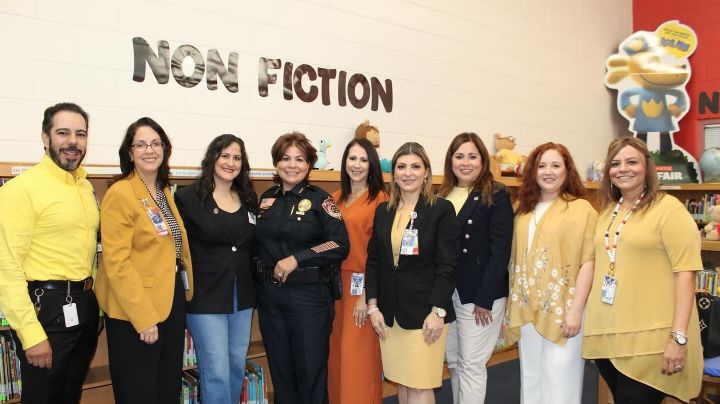 Inaguran nueva Biblioteca Pequeña Amarilla en primaria Trautmann en Laredo