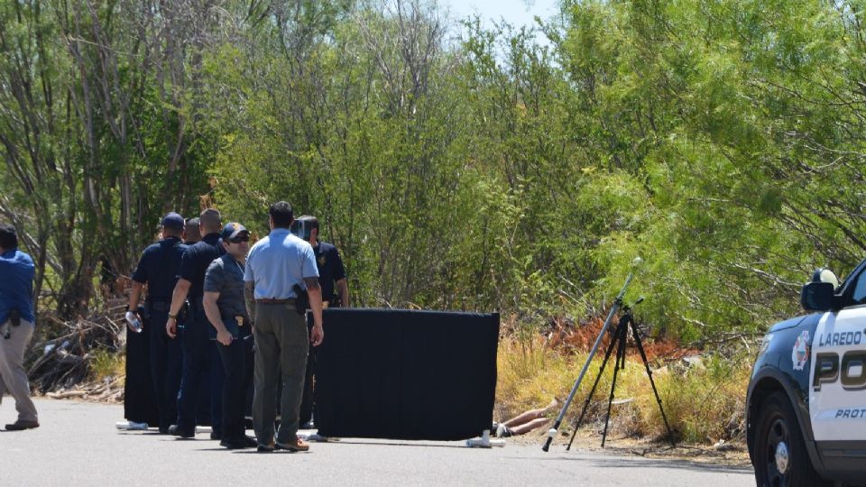 Los cuerpos fueron arrojados a un lote baldío.