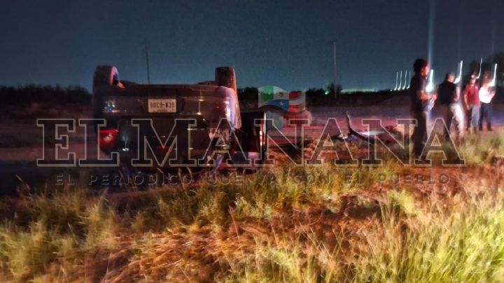 Curva peligrosa del Bulevar Municipio Libre provoca nueva volcadura; estudiante accidentado