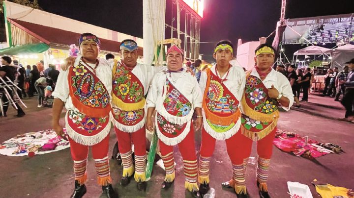 ¡Ay Papantla, tus hijos vuelan!: Voladores cautivan a Nuevo Laredo