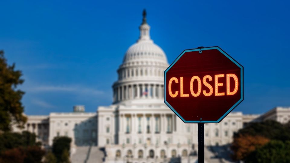 Se espera que este martes se paralicen los servicios en oficina de gobierno.