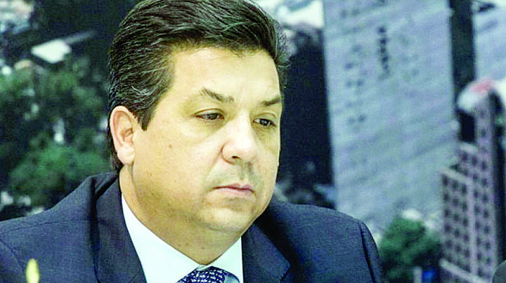 Cabeza de Vaca pagó abogados con dinero público