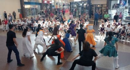 Gobierno promueve lectura con cuentacuentos, teatro y libros gratis en centros comerciales de Nuevo Laredo