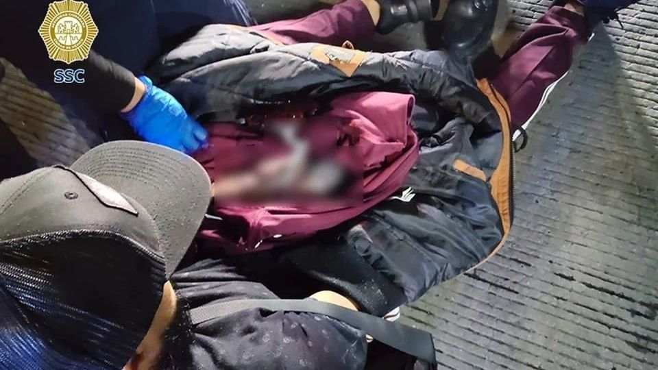 La policía encontró a la bebé y la resguardó