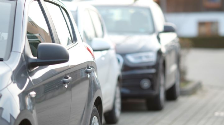 ¿Puedes impedir que un vecino se estacione frente a tu casa si no tienes portón?