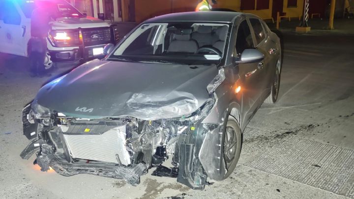 Sergio intentó ganarle a la luz roja; impacta su vehículo contra camioneta en Nuevo Laredo