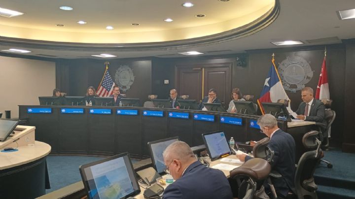 Revisará cabildo de Laredo plan para construir muro y estudio para subir tarifa de peaje en puentes