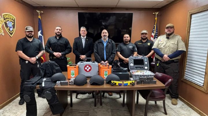 La nueva unidad SWAT del Condado de Zapata recibió equipo especial y hasta 12 mil municiones