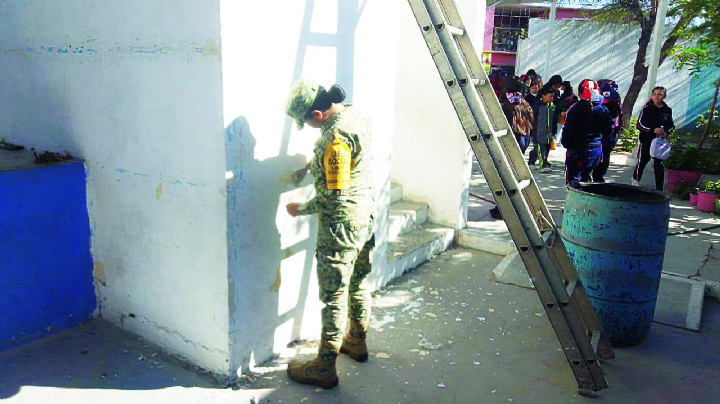 'Rescatan' militares escuelas primarias de Nuevo Laredo