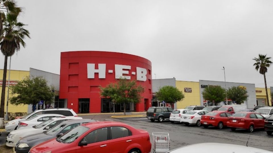 Balacera en HEB deja dos heridos