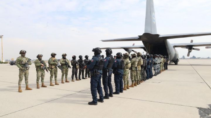 Trasladan internos de El Altiplano al Aeropuerto de Toluca para entrega masiva a Estados Unidos