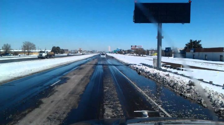 Carreteras con hielo en Laredo y la región; TxDOT recomienda no salir hasta el martes