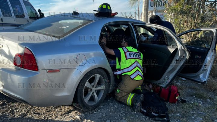 Terror en Nuevo Laredo: tráiler impacta automóvil con familia y lo lanza fuera de la Carretera Aeropuerto